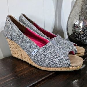 Tom's Sparkly Wedges